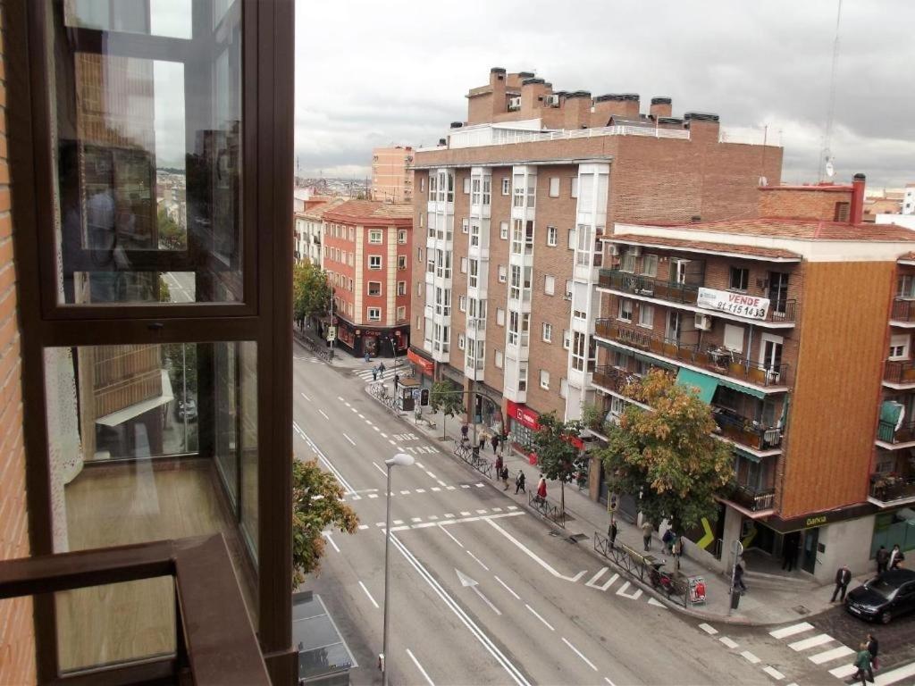 Apartamentos Urgel マドリード エクステリア 写真
